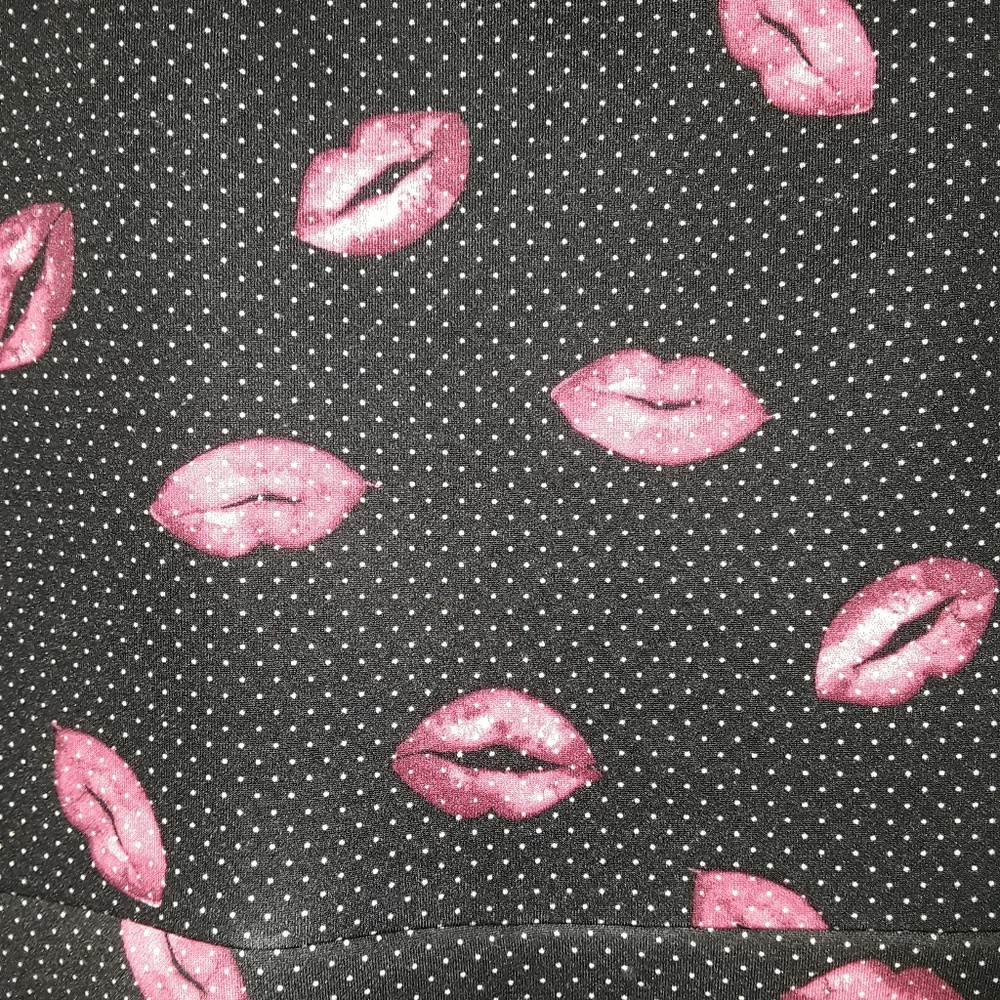Torrid lips dress - Picture 2 of 3